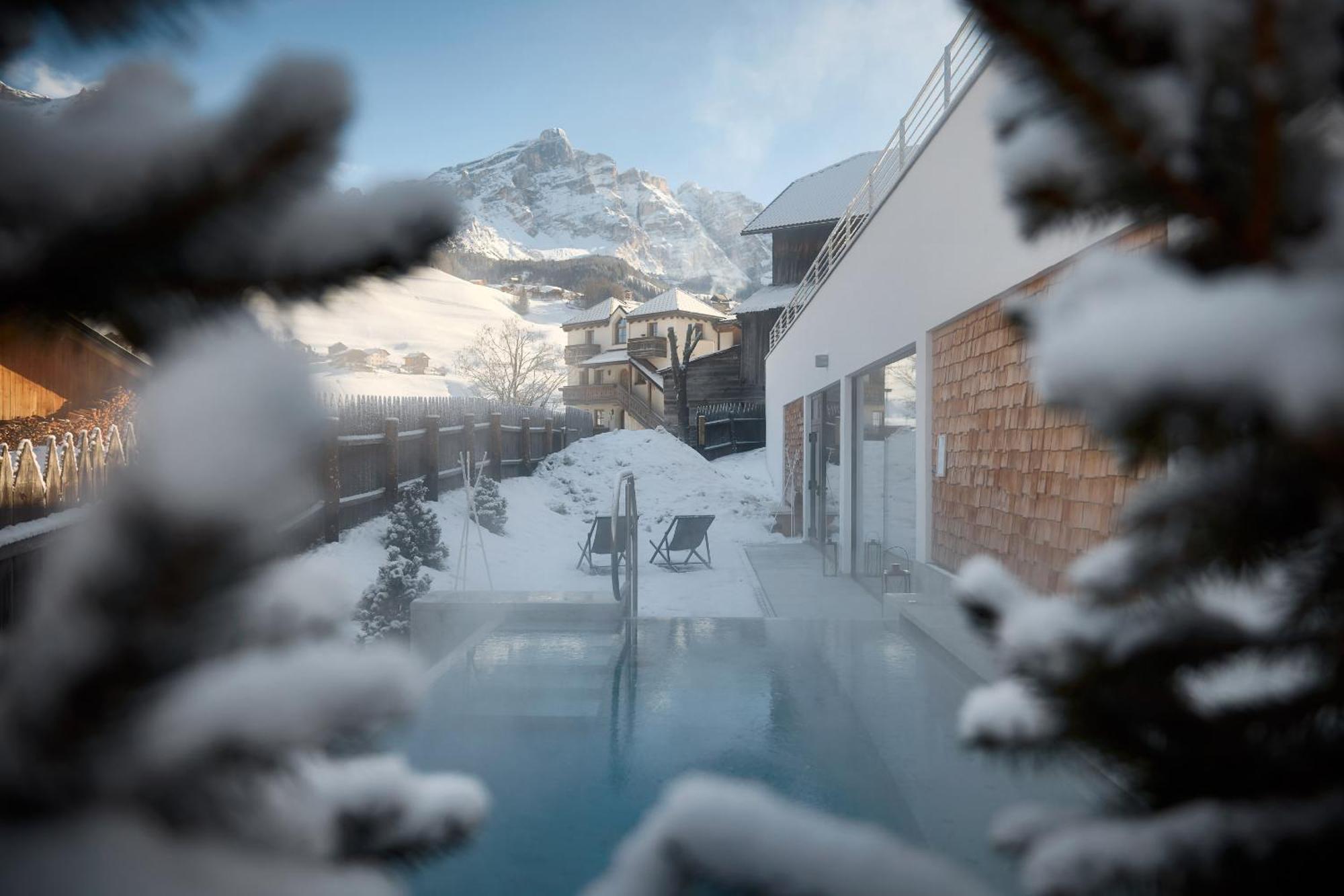 Hotel Des Alpes Stern Exterior foto